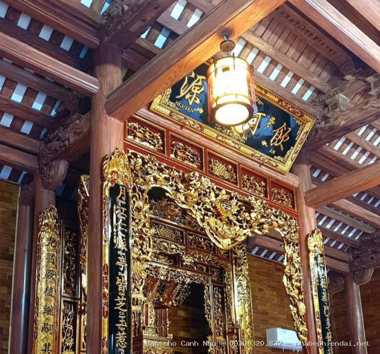 Bàn thờ cho nhà chung cư và vách CNC kèm tủ thờ nhỏ tiện dụng tại Nam Từ Liêm