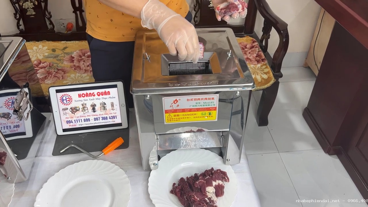 Máy thái thịt tươi sống KG85 cắt thịt bò bắp hoa bằng bộ dao 2 mm và 2,5 mm - Hình 5 Máy thái thịt tươi sống KG85 cắt thịt bò bắp hoa bằng bộ dao 2 mm và 2,5 mm - Hình 5