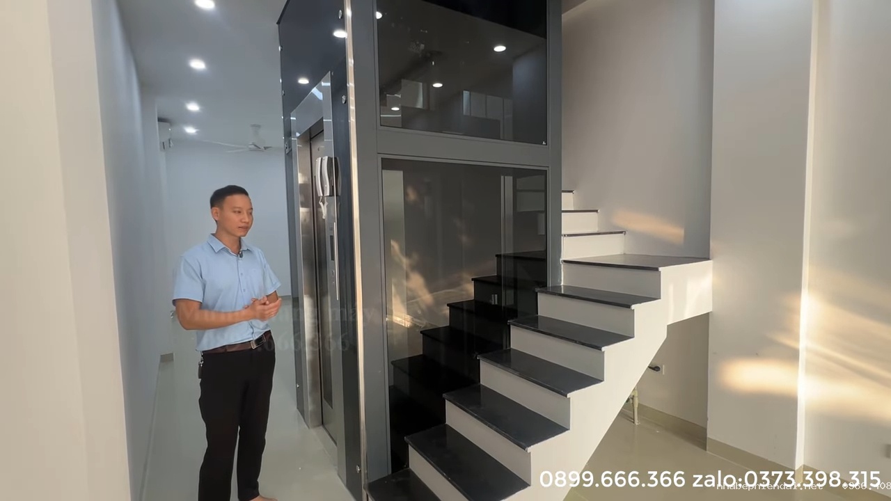 Thang máy gia đình khung thép vách kính 350 kg cho nhà ống 2 phòng mỗi tầng tại Châu Quỳ Hà Nội - Hình 7 Thang máy gia đình khung thép vách kính 350 kg cho nhà ống 2 phòng mỗi tầng tại Châu Quỳ Hà Nội - Hình 7