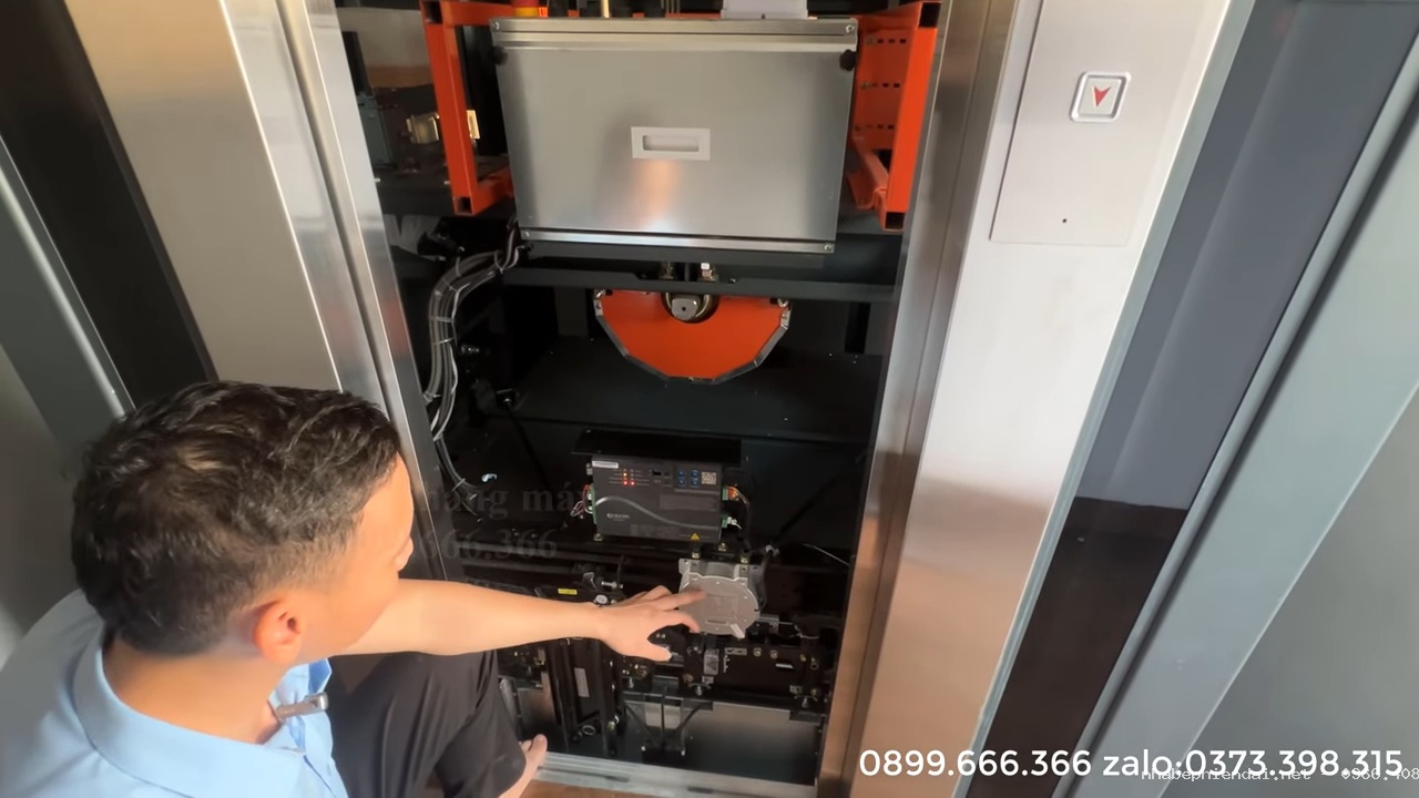 Thang máy gia đình khung thép vách kính 350 kg cho nhà ống 2 phòng mỗi tầng tại Châu Quỳ Hà Nội - Hình 18 Thang máy gia đình khung thép vách kính 350 kg cho nhà ống 2 phòng mỗi tầng tại Châu Quỳ Hà Nội - Hình 18