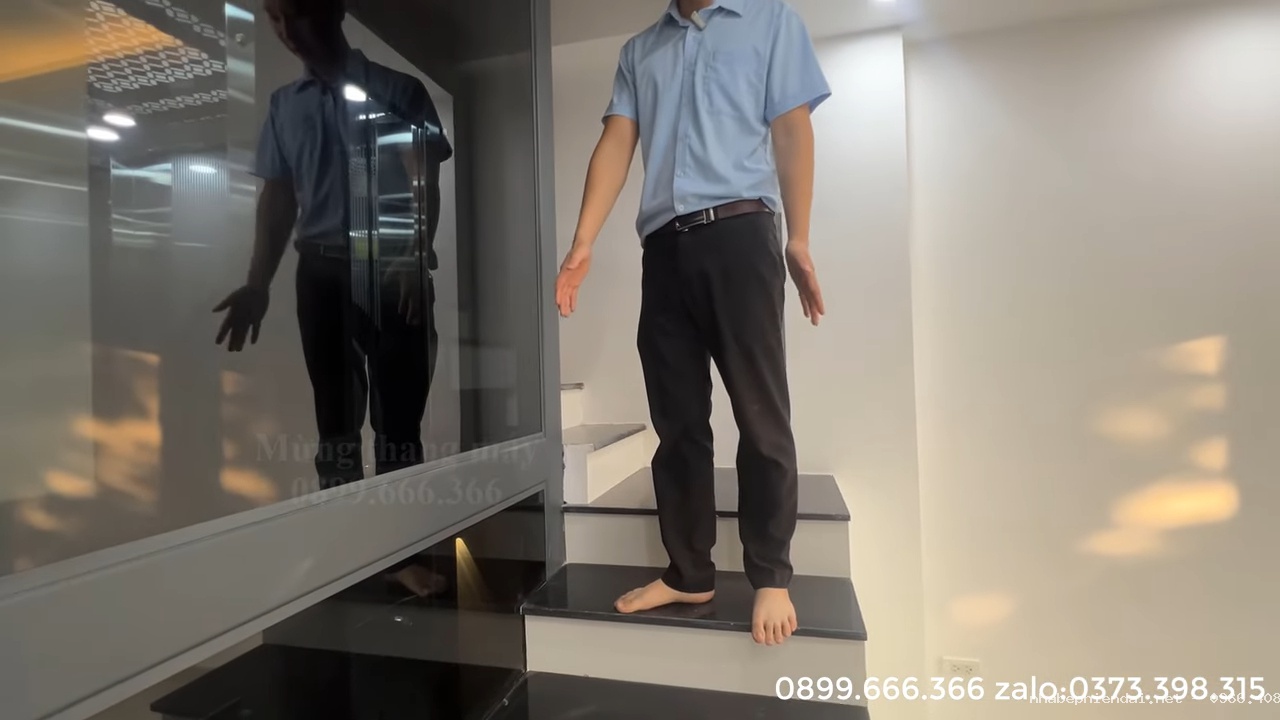 Thang máy gia đình khung thép vách kính 350 kg cho nhà ống 2 phòng mỗi tầng tại Châu Quỳ Hà Nội - Hình 17 Thang máy gia đình khung thép vách kính 350 kg cho nhà ống 2 phòng mỗi tầng tại Châu Quỳ Hà Nội - Hình 17