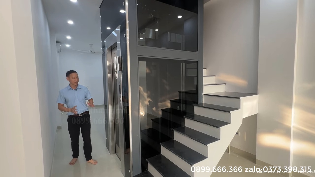 Thang máy gia đình khung thép vách kính 350 kg cho nhà ống 2 phòng mỗi tầng tại Châu Quỳ Hà Nội - Hình 8 Thang máy gia đình khung thép vách kính 350 kg cho nhà ống 2 phòng mỗi tầng tại Châu Quỳ Hà Nội - Hình 8
