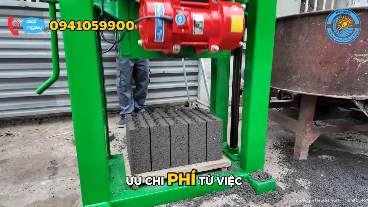Bàn Giao Máy Ép Gạch Không Nung Trước Khi Gửi Khách Hàng - Hình 2 Bàn Giao Máy Ép Gạch Không Nung Trước Khi Gửi Khách Hàng - Hình 2