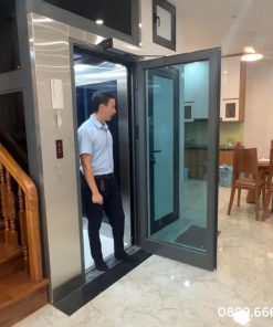 Thang máy kính tiết kiệm diện tích, tôn lên vẻ đẹp ngôi nhà
