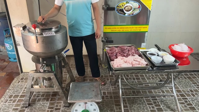 (431) MÁY XAY GIÒ CHẢ, CHẢ LỤA CÔNG NGHIỆP 10KG MẺ ĐIỆN 3 PHA 380V