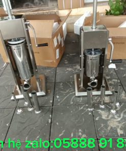 So sánh máy nhồi xúc xích quay tay 3 lít và 5 lít - chi tiết máy 2