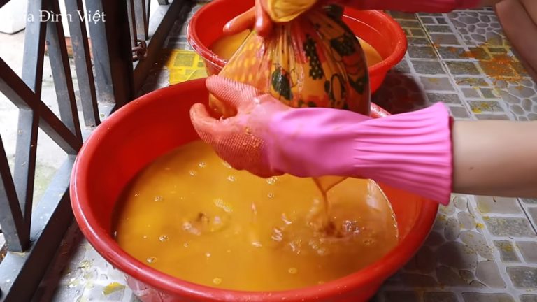 Cách làm tinh bột nghệ nguyên chất và quy trình sản xuất Cách làm Tinh Bột Nghệ nguyên chất tại nhà bằng máy xay sinh tố cực dễ (3)