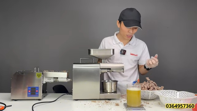Có Nên Mua Máy Ép Dầu Lạc Mini Cho Gia Đình Hay Không _ Và Ép 1Kg Sẽ Mất Bao Lâu _ (8)