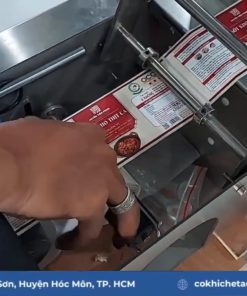 Máy dán nhãn chai tròn có indate hiện đại nhất - chi tiết máy 2