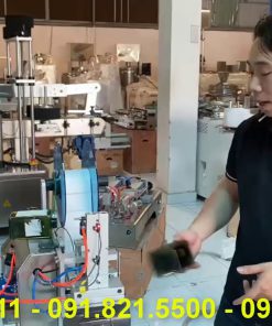 Máy dán nhãn chai vuông, chai dẹt bán tự động
