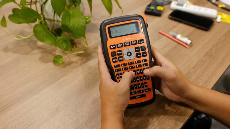 Máy in nhãn E1000 Pro 4