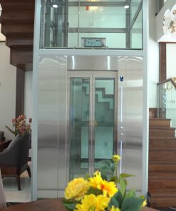 Showroom Thang máy Huy Hoàng tại Hải Phòng- Thang máy, Nội thất gỗ óc chó, Đèn chùm