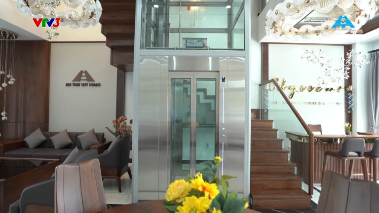Showroom Thang máy Huy Hoàng tại Hải Phòng Showroom Thang máy Huy Hoàng tại Hải Phòng- Thang máy, Nội thất gỗ óc chó, Đèn chùm (2)
