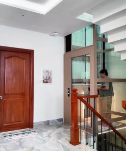 Thang máy này hết nước chấm đấy!