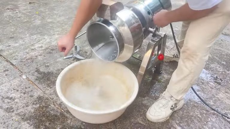 Trải nghiệm MÁY XAY GIÒ CHẢ Viễn Đông thực tế sẽ như thế nào_ _ Máy xay thịt làm giò giá bao nhiêu_ (3)