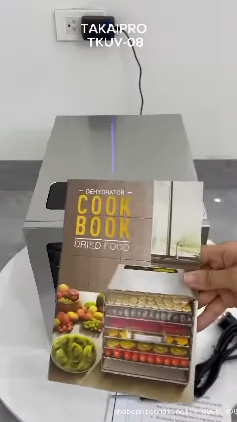Review máy sấy thực phẩm Takaipro 8 khay TKUV-08 có đèn UV diệt khuẩn hiện đại