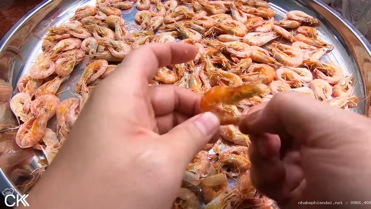 Cách làm tôm khô 1 nắng tại nhà tôm màu đẹp dễ tách vỏ