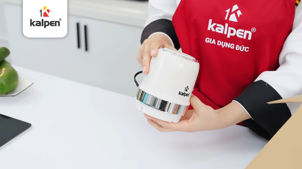 Máy xay thịt KBN-S1 nhông kim loại 2 chế độ xay, cối thủy tinh 2L và 600ml