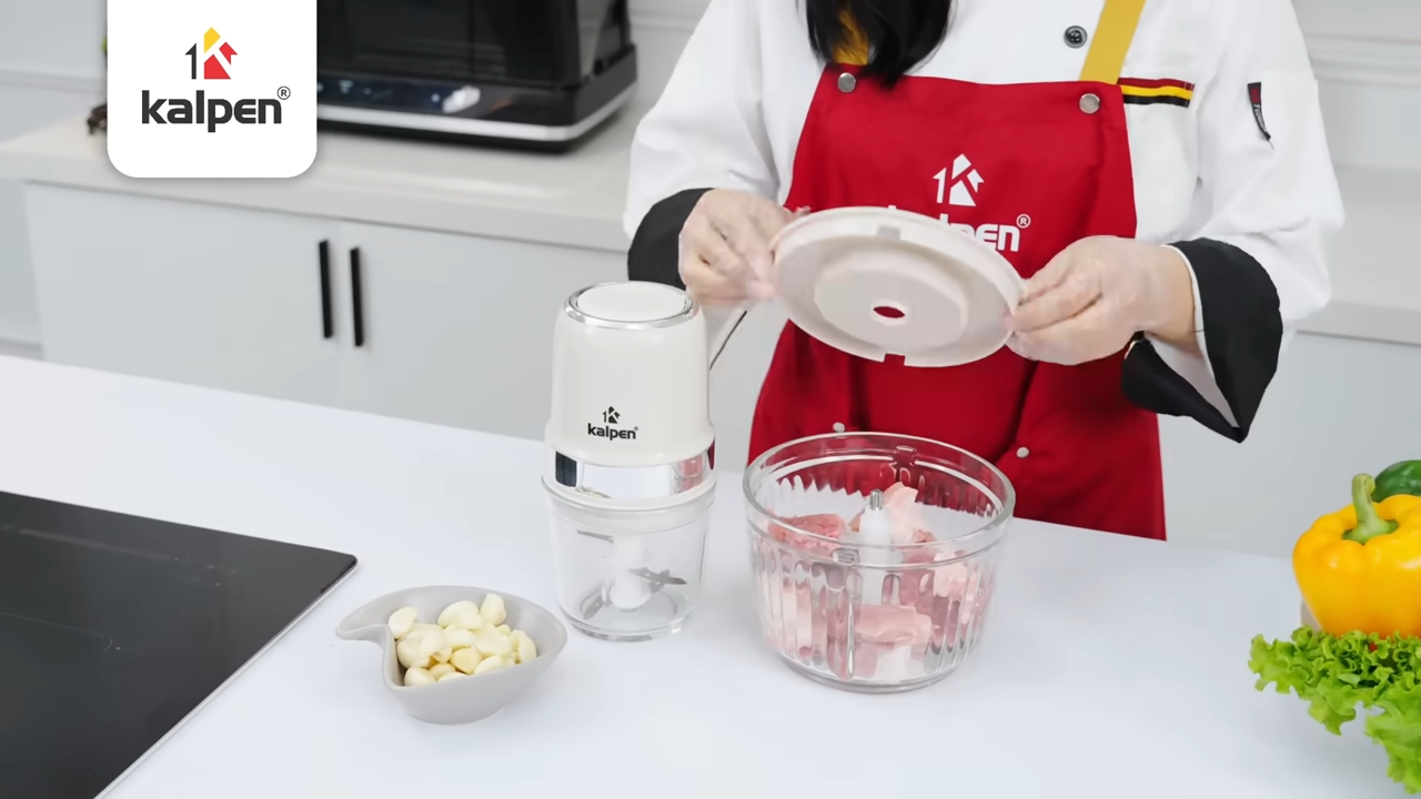 Máy xay thịt KBN-S1 nhông kim loại 2 chế độ xay, cối thủy tinh 2L và 600ml