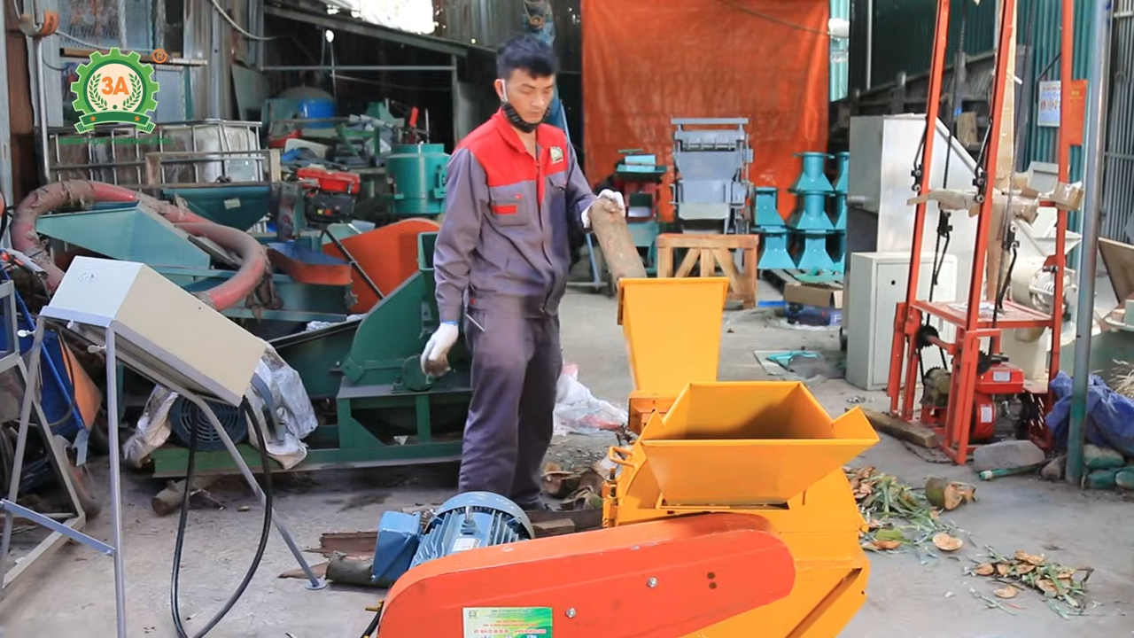 Máy xay gỗ, xơ dừa tươi 3A băm nghiền vỏ dừa, cành cây thành dăm mùn