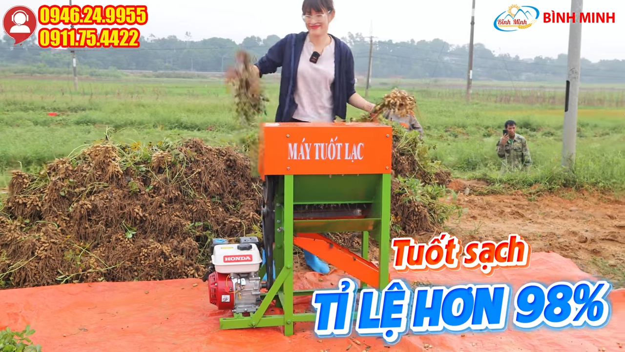 Máy tuốt lạc đầu nổ 6,5HP tách hạt lạc khỏi thân cây dùng tại ruộng