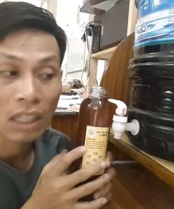 Bí Quyết Rót Mật Ong Rừng Ra Chai Không Bị Bọt Gas