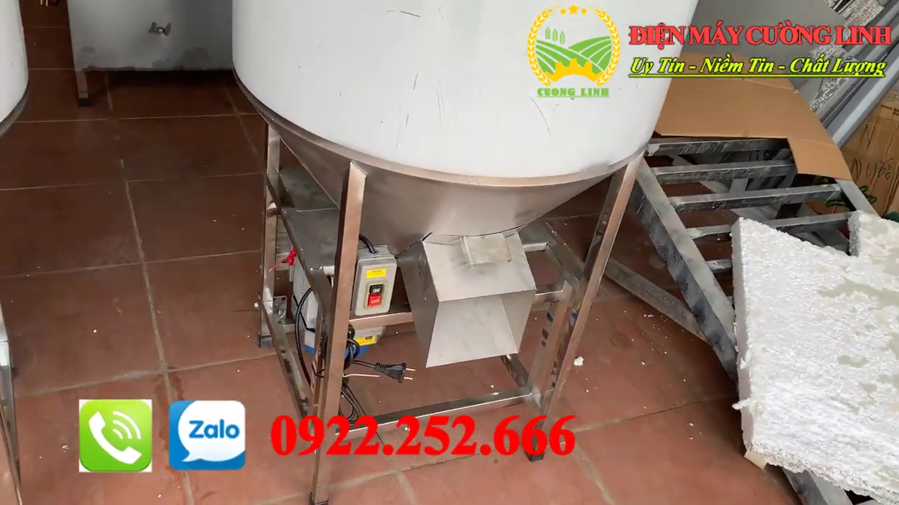 Máy trộn cám 100kg inox 304 trục xoắn cho hạt cám, bột khô chăn nuôi