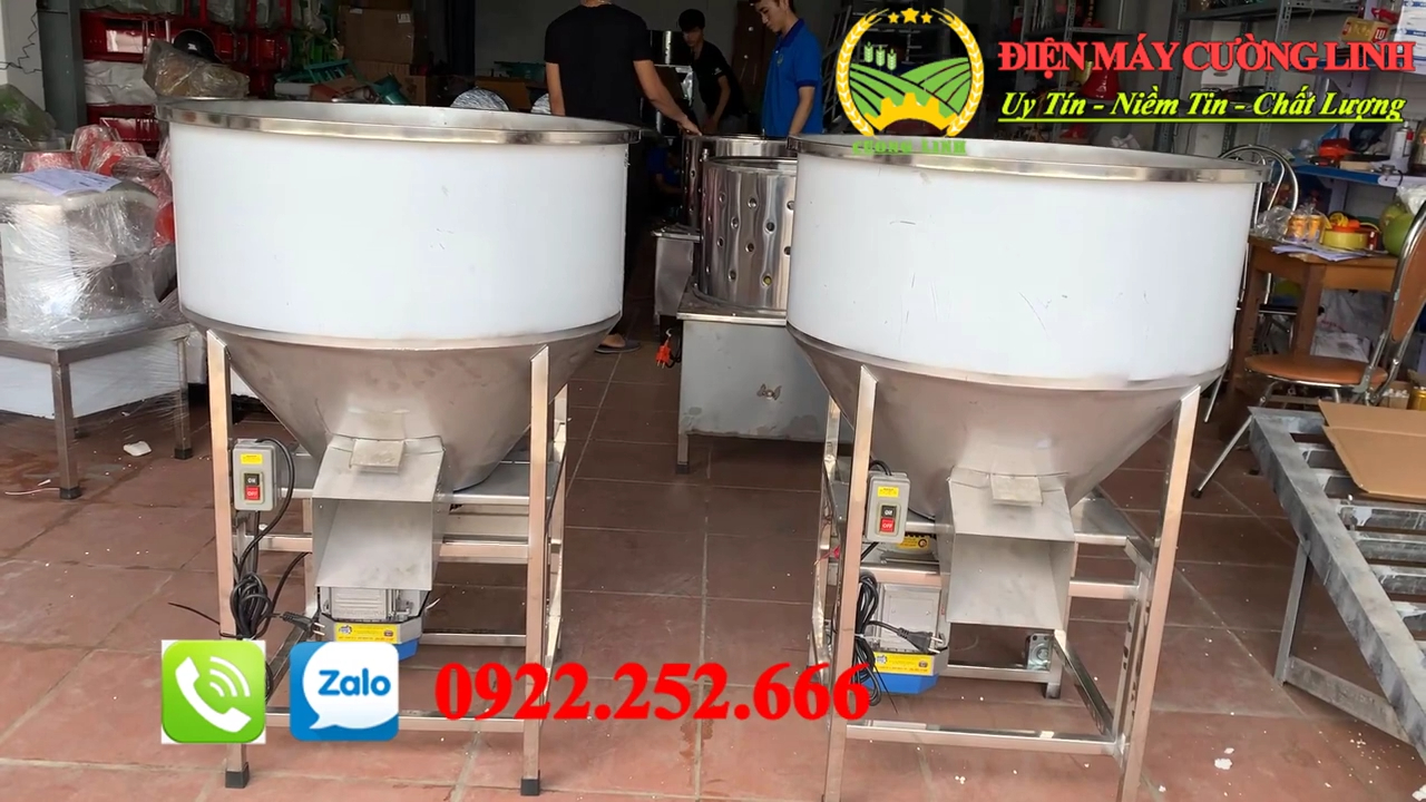 Máy trộn cám 100kg inox 304 trục xoắn cho hạt cám, bột khô chăn nuôi