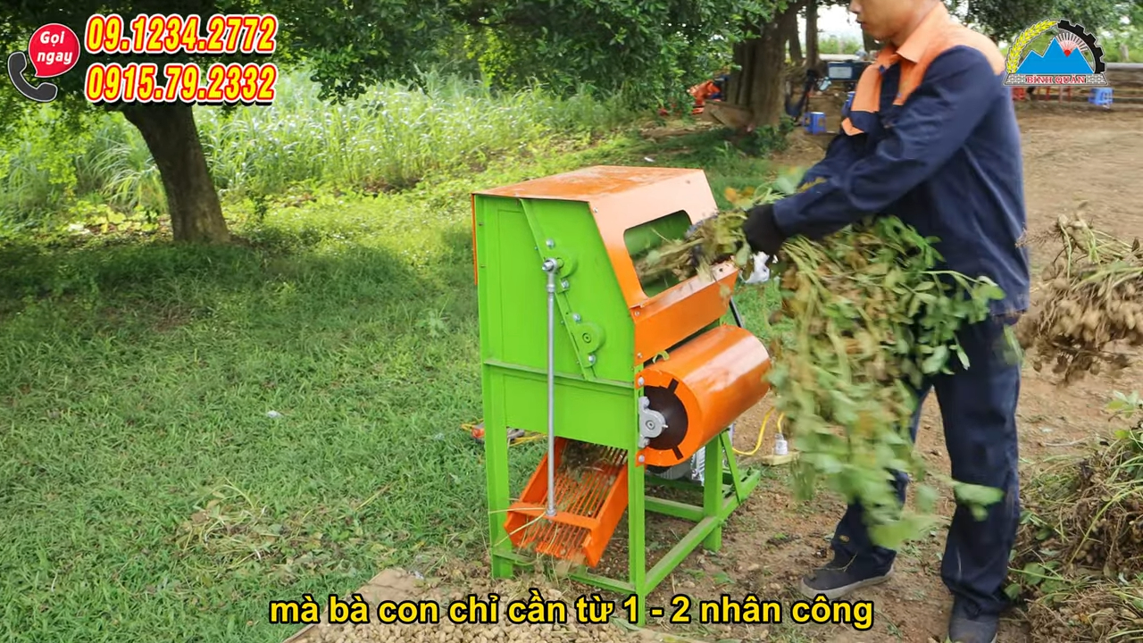 Máy tuốt lạc mini – tách củ lạc khỏi thân cây bằng cơ cấu quay và luồng gió