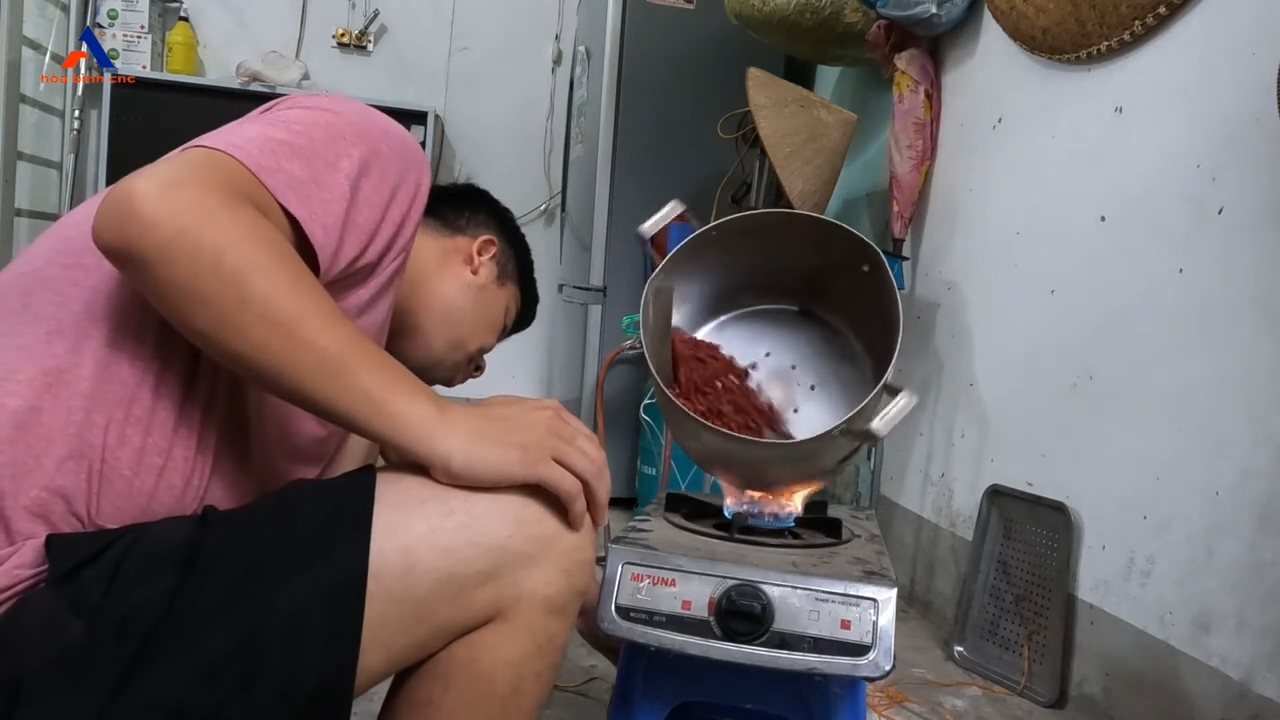 Máy rang lạc tự chế khung lồng quay 2kg mỗi mẻ rang đậu phộng và hạt khô