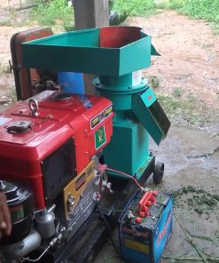 Máy ép cỏ đánh cám ăn liền nuôi dê hiệu quả cho chăn nuôi