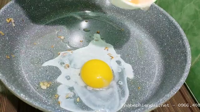 Cách làm trứng chiên nước mắm cấp tốc rất ngon, đậm đà đưa cơm