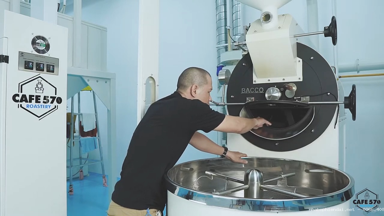Nên mua máy rang cà phê cũ hay mới, rang cơ hay rang tự động