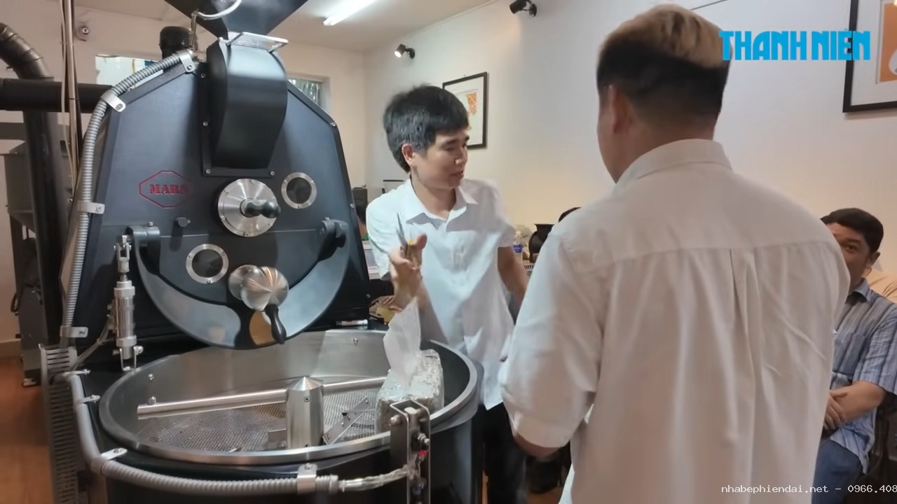 Máy rang cà phê AI Mars V5 do kỹ sư Việt phát triển