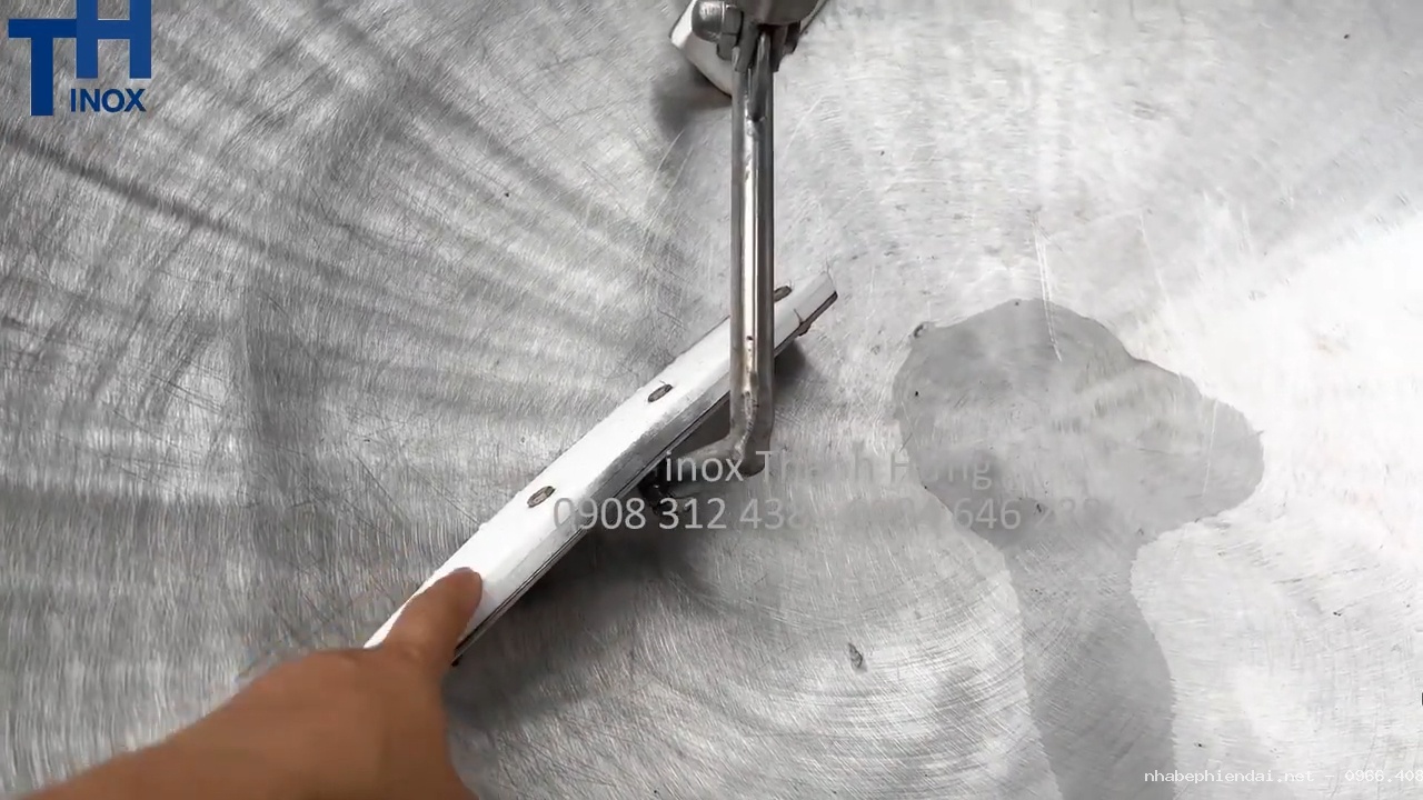 Chảo Xào Nhân Công Nghiệp Inox 304 Trong Gia Công Nhân Bánh Và Bánh Kẹo
