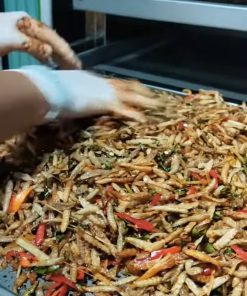 Quy trình làm dế sấy cay giòn Hoa Mặt Trời Farm chuẩn giòn, đậm vị