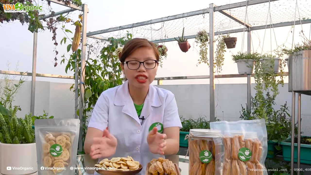Nên Sản Xuất Chuối Sấy Dẻo Hay Chuối Sấy Giòn VinaOrganic