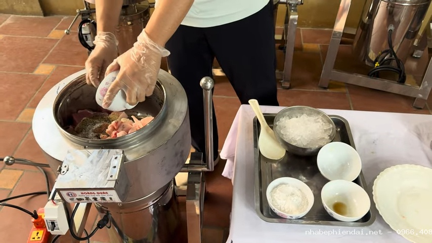 Máy xay giò chả, chả lụa gia đình – phiên bản 2026