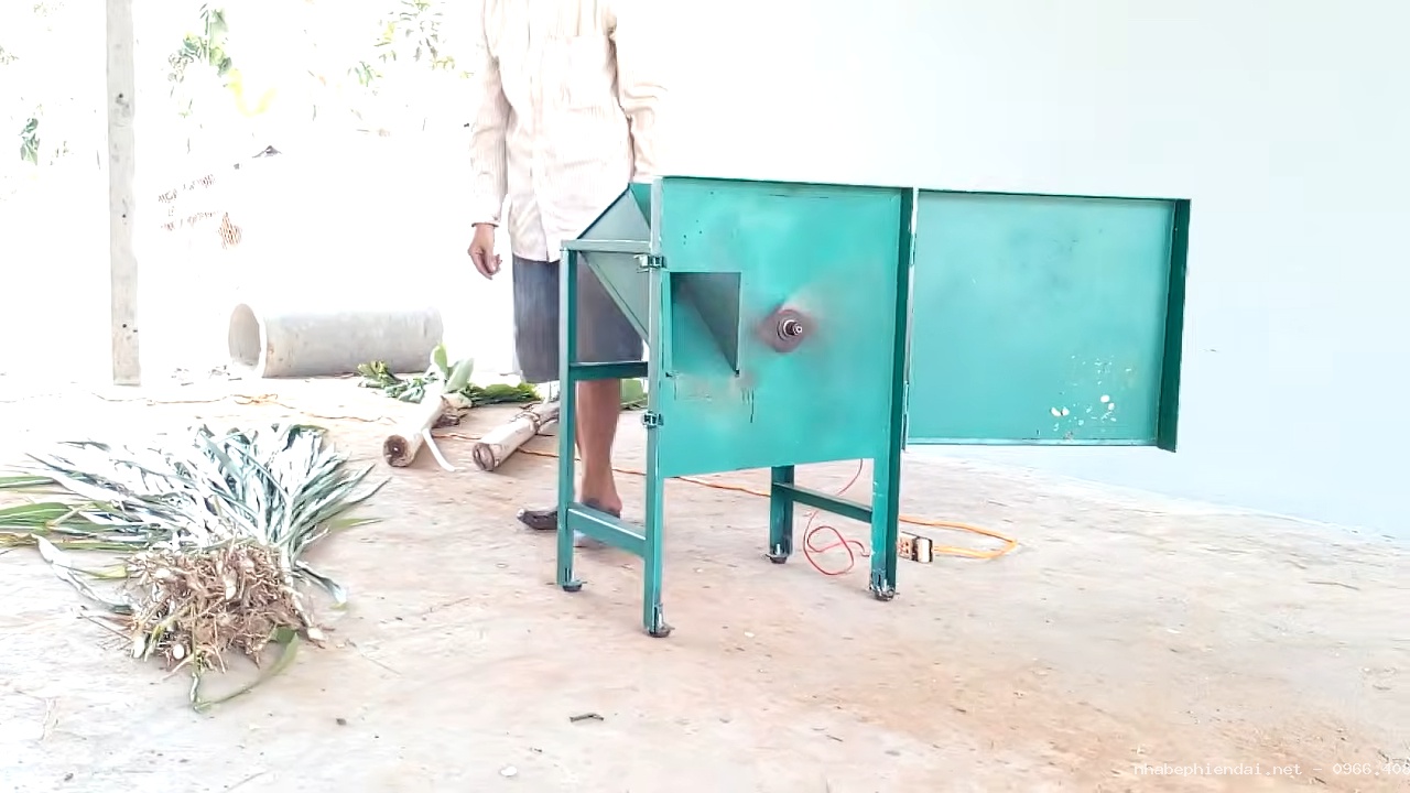 Máy băm cỏ thái chuối có bán khung miệng tròn