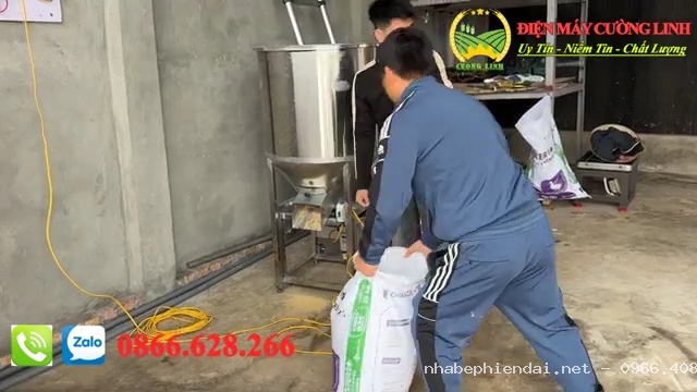 Máy Trộn Cám Trục Đứng Inox 150kg