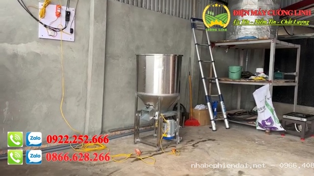 Máy Trộn Cám Trục Đứng Inox 150kg
