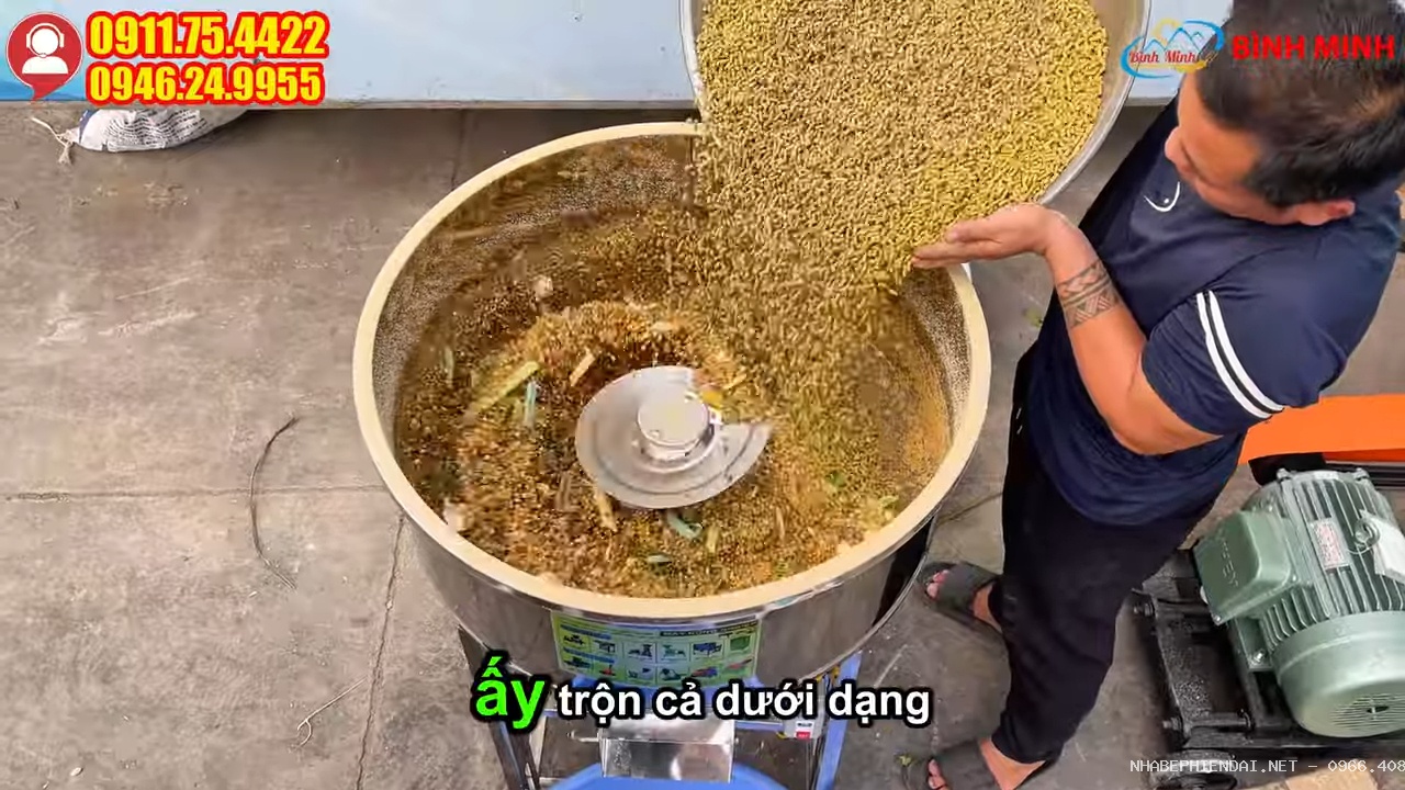 Máy Trộn Cám Tự Động Cho Trang Trại