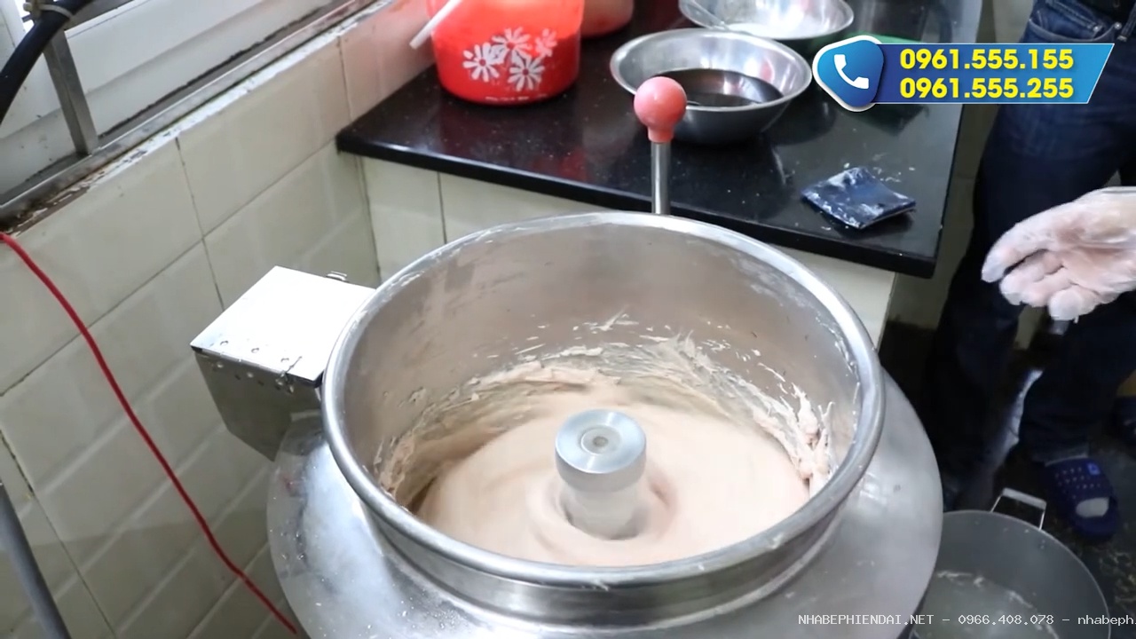 Máy xay giò chả công nghiệp 5KG xay nhuyễn thịt có khay bỏ đá