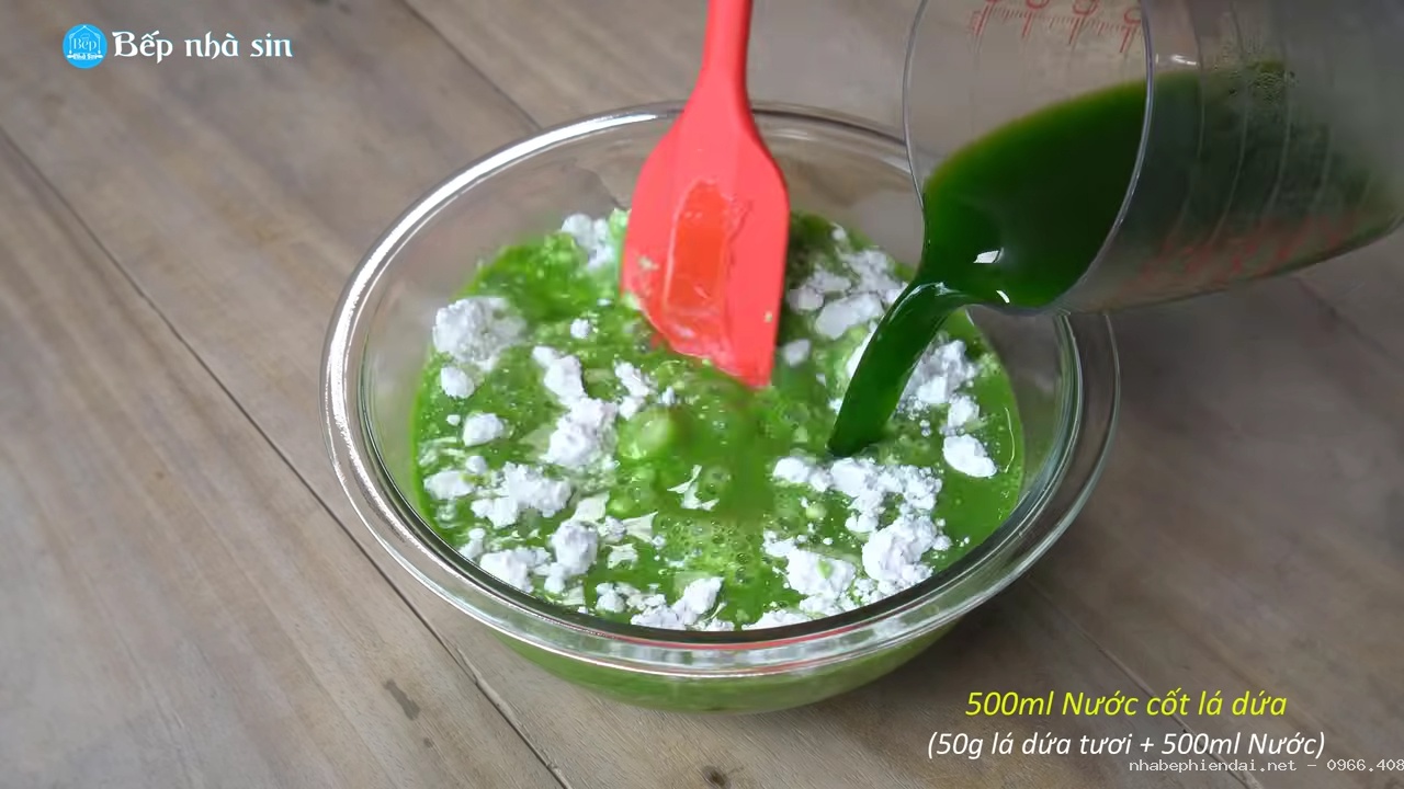 Cách làm bánh da lợn lá dứa đậu xanh dẻo giòn, béo thơm tại nhà