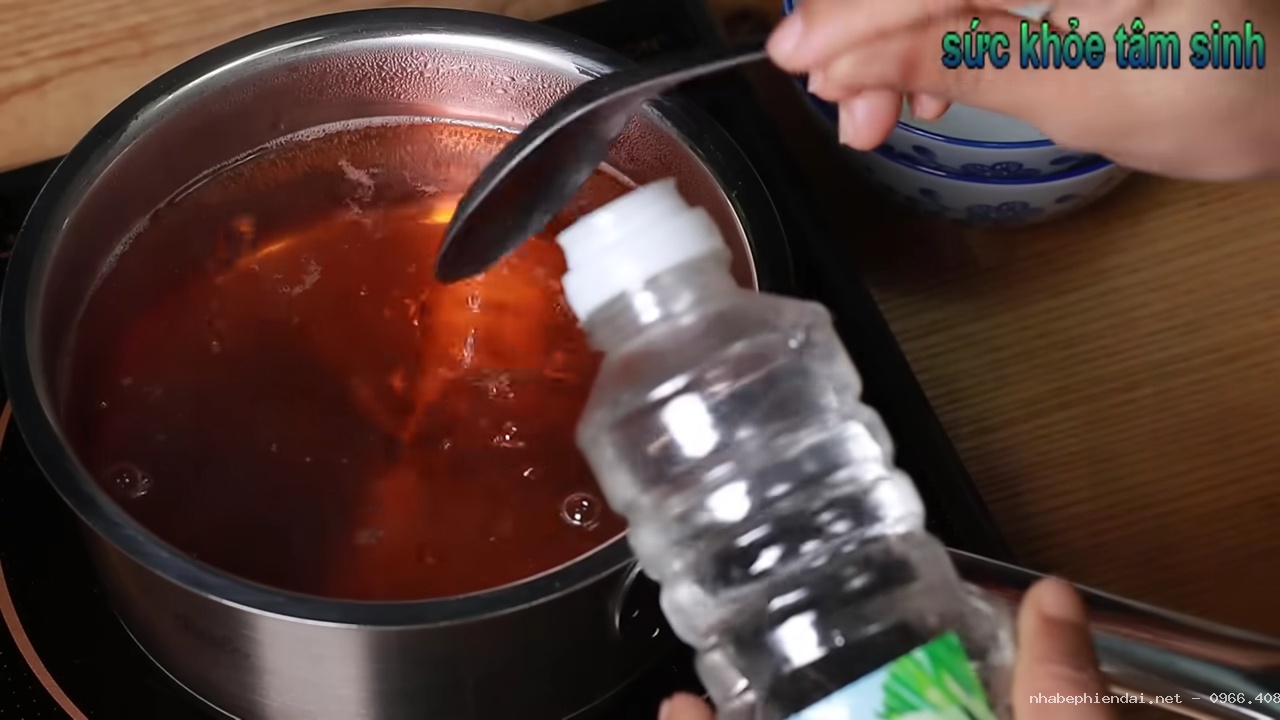 Cách nấu nước mắm chua ngọt sánh dẻo bằng khóm thơm, để lâu không bị lên men