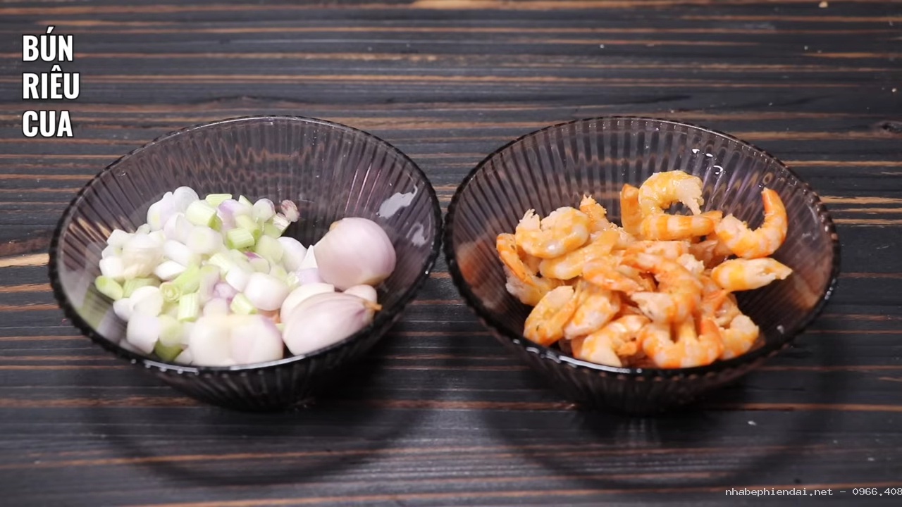 Cách nấu bún riêu cua thơm ngon đậm đà để kinh doanh