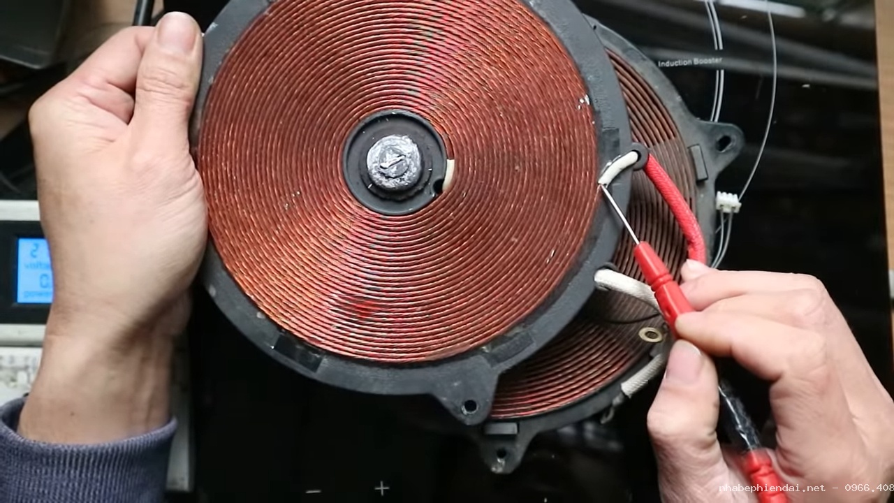 Tại sao bếp từ chỉ nhận nồi inox có từ tính, không nhận nồi nhôm và nồi đồng?