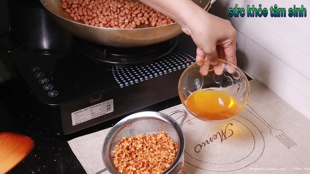 Cách Làm Đậu Phộng Rang Tỏi Ớt