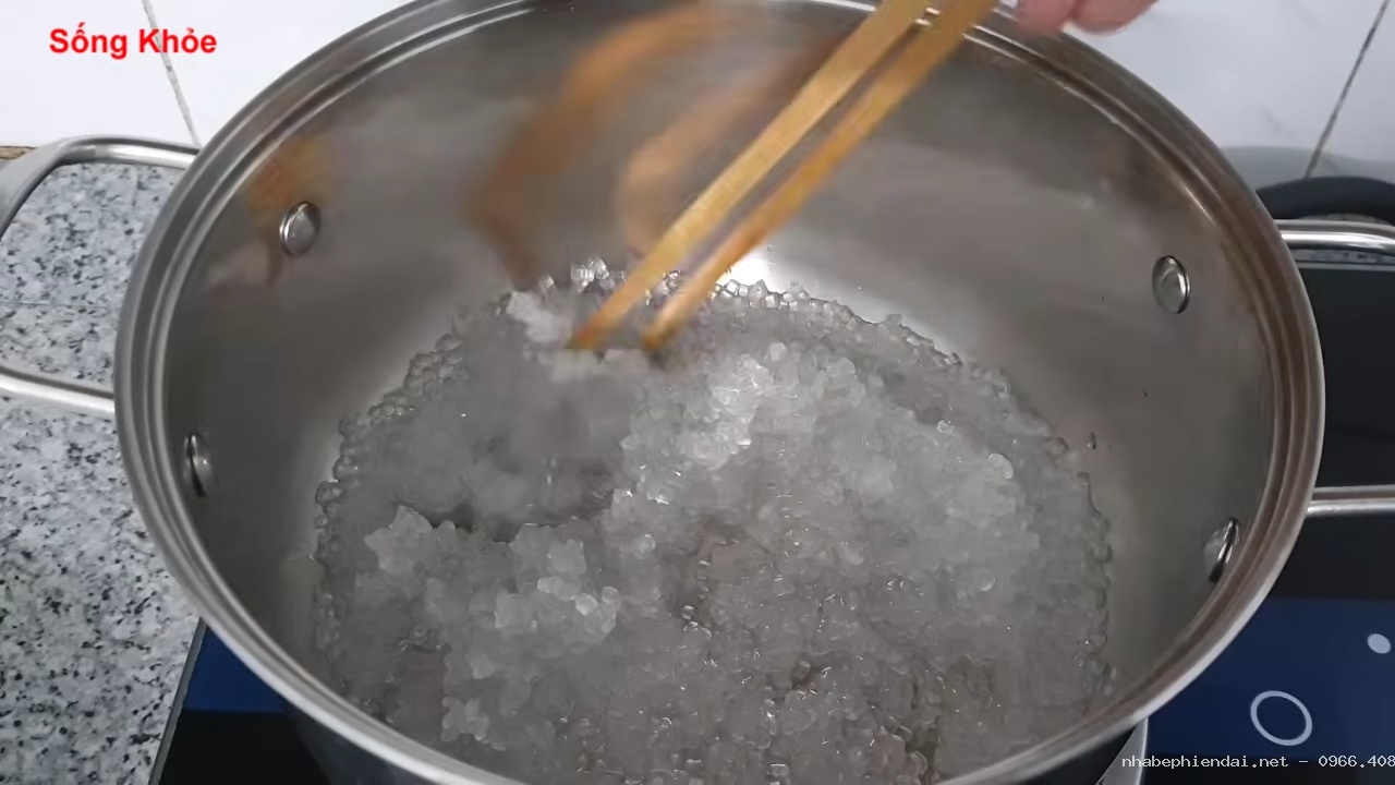 Cách làm hoa đào ngâm để dành pha trà đào thơm ngon, giòn ngọt tại nhà
