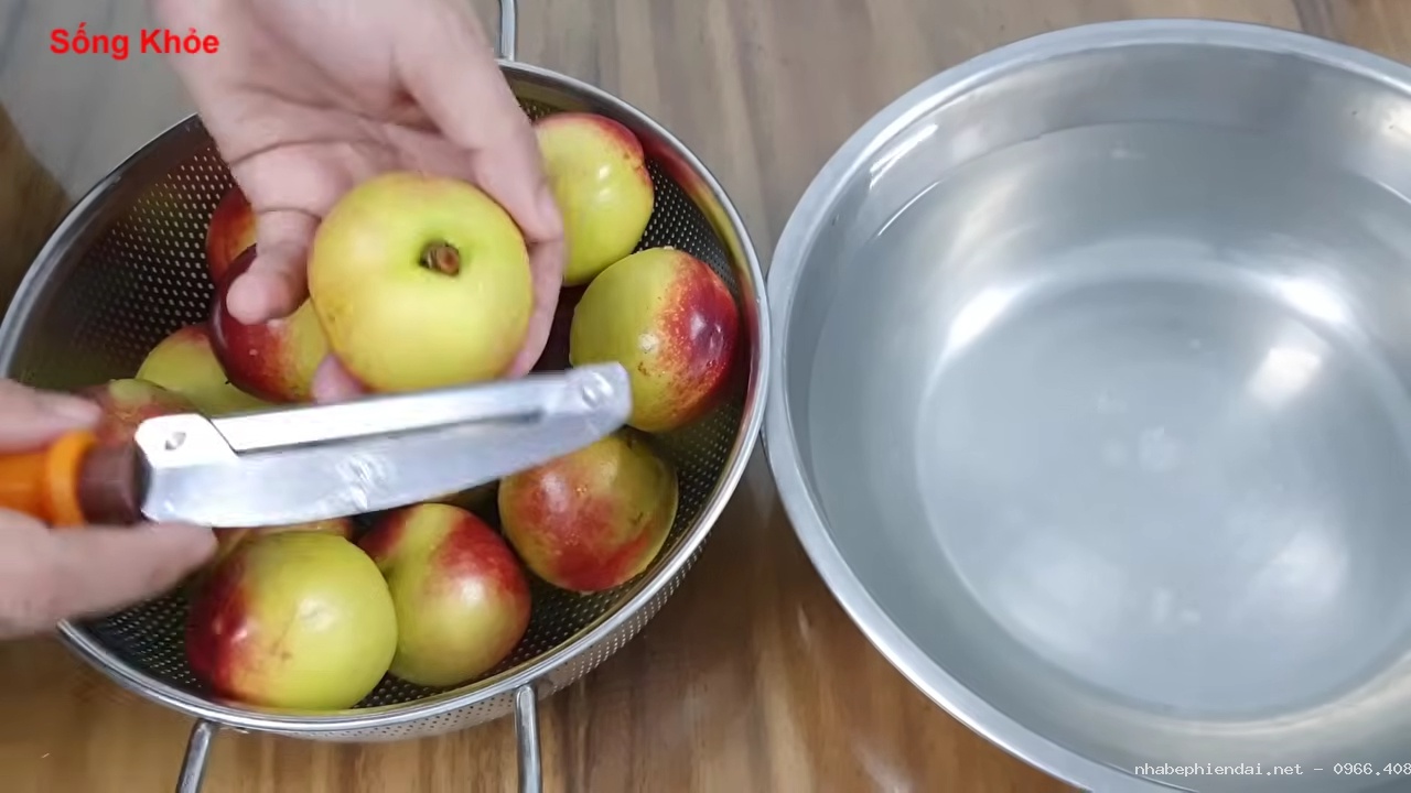 Cách làm hoa đào ngâm để dành pha trà đào thơm ngon, giòn ngọt tại nhà